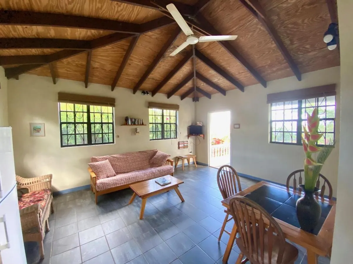 Hébergement de vacances Sea Cliff Eco-Cottages & Gin Distillery Calibishie