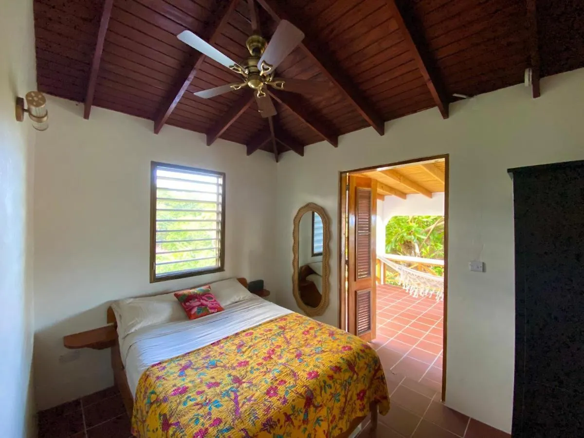 Sea Cliff Eco-Cottages & Gin Distillery Calibishie Hébergement de vacances