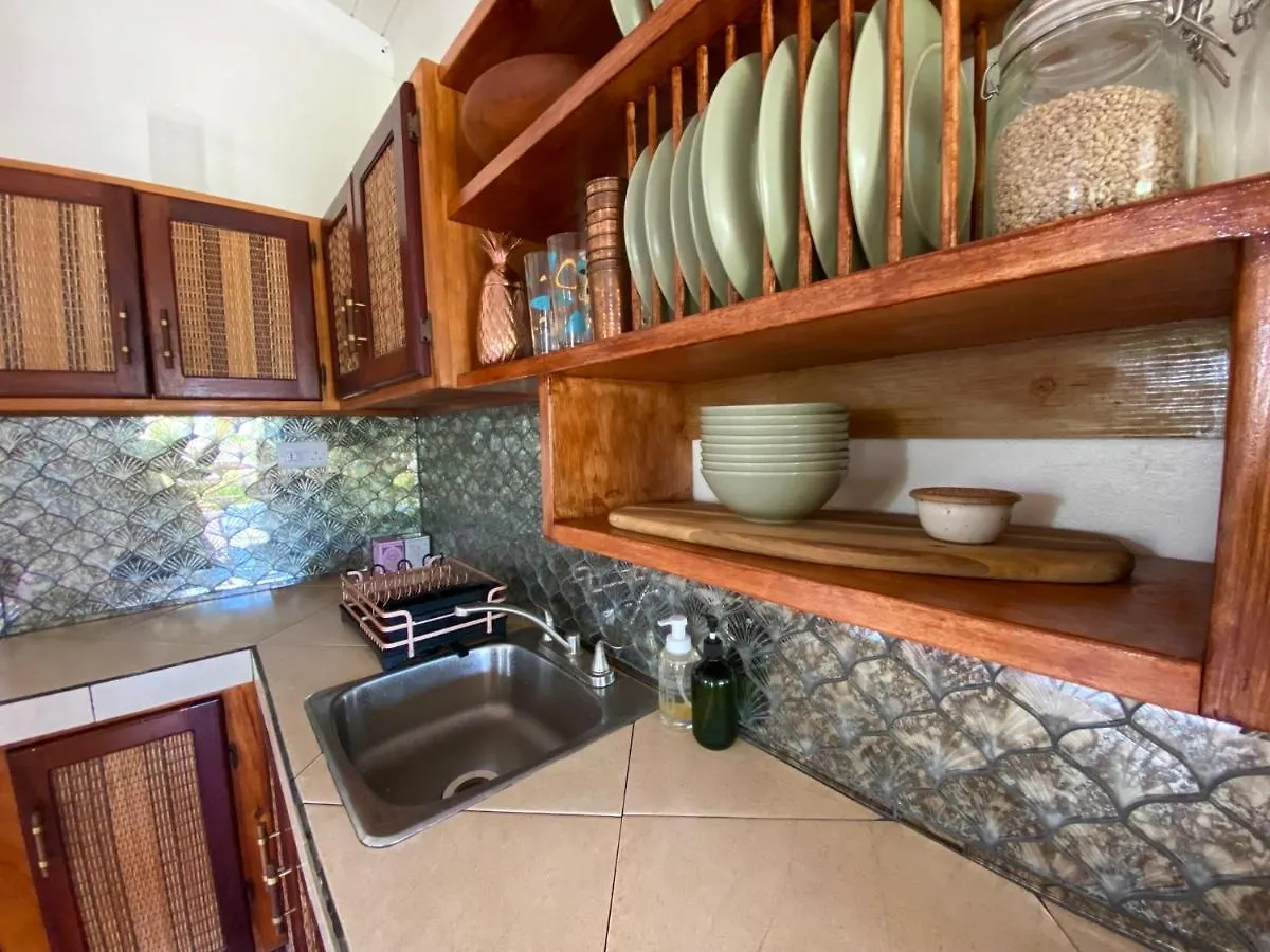 Hébergement de vacances Sea Cliff Eco-Cottages & Gin Distillery Calibishie