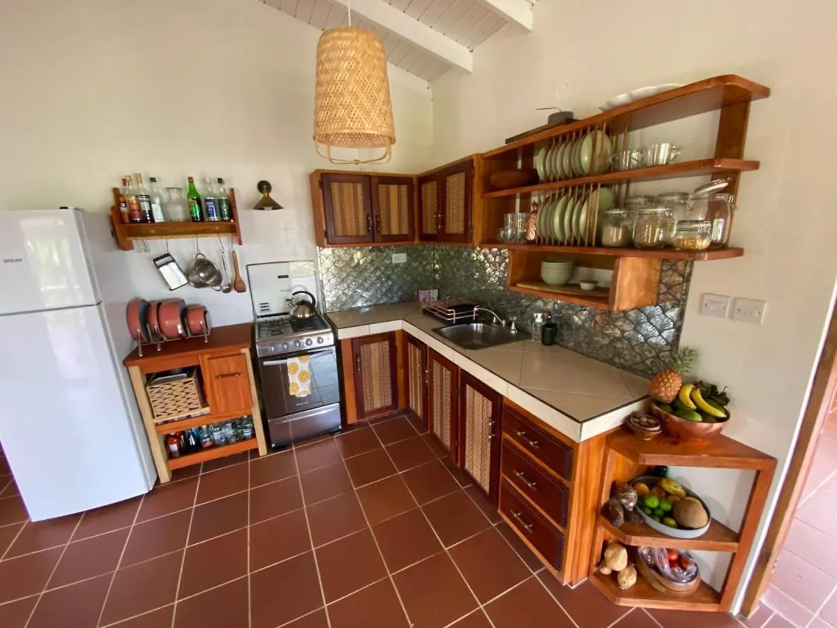 Sea Cliff Eco-Cottages & Gin Distillery Calibishie Hébergement de vacances