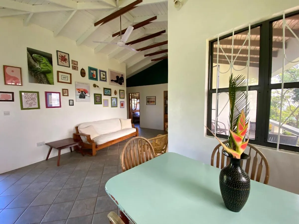 Sea Cliff Eco-Cottages & Gin Distillery Calibishie Hébergement de vacances